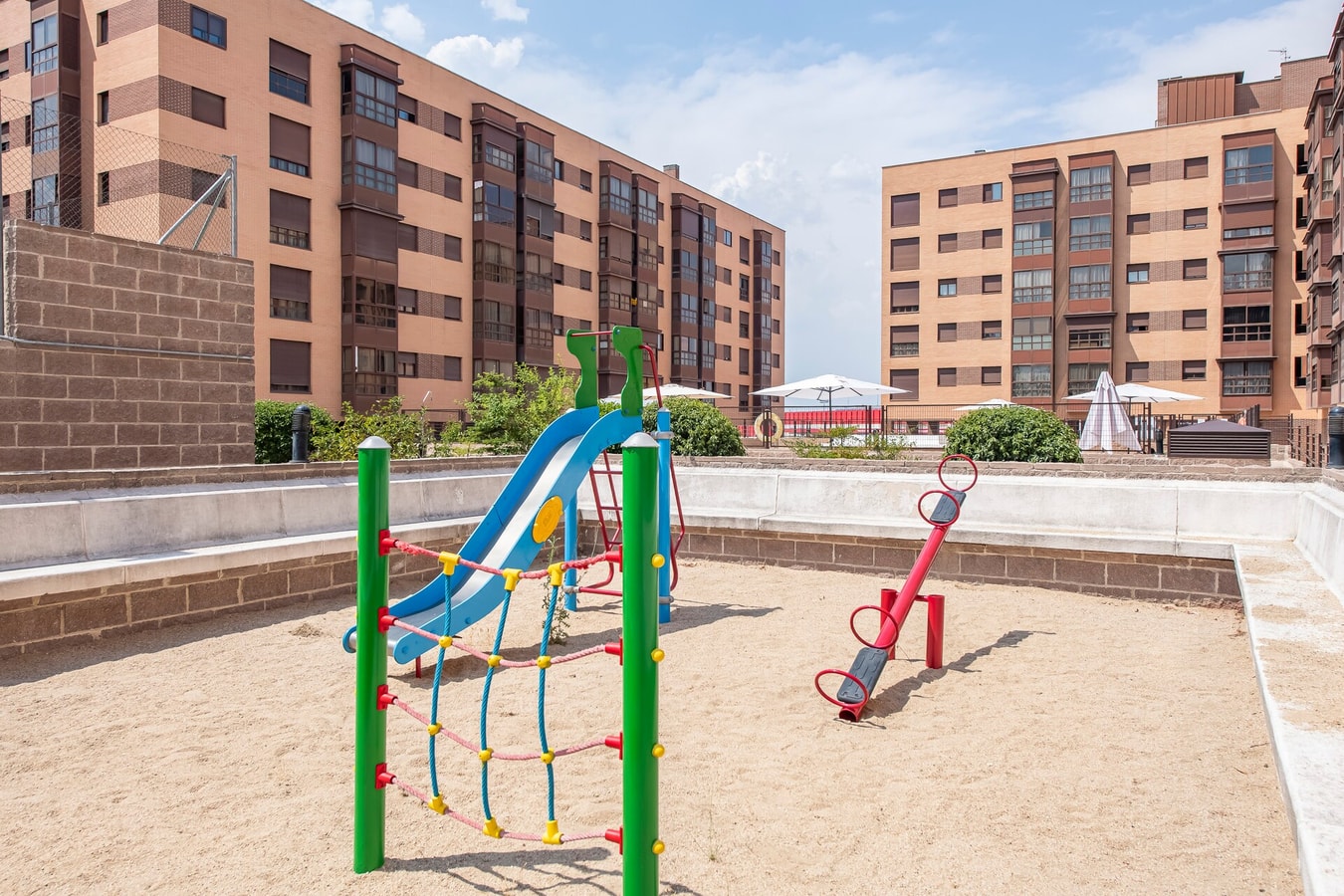 Centrally Located Apartment with Pool near IFEMA 5 beBalmy