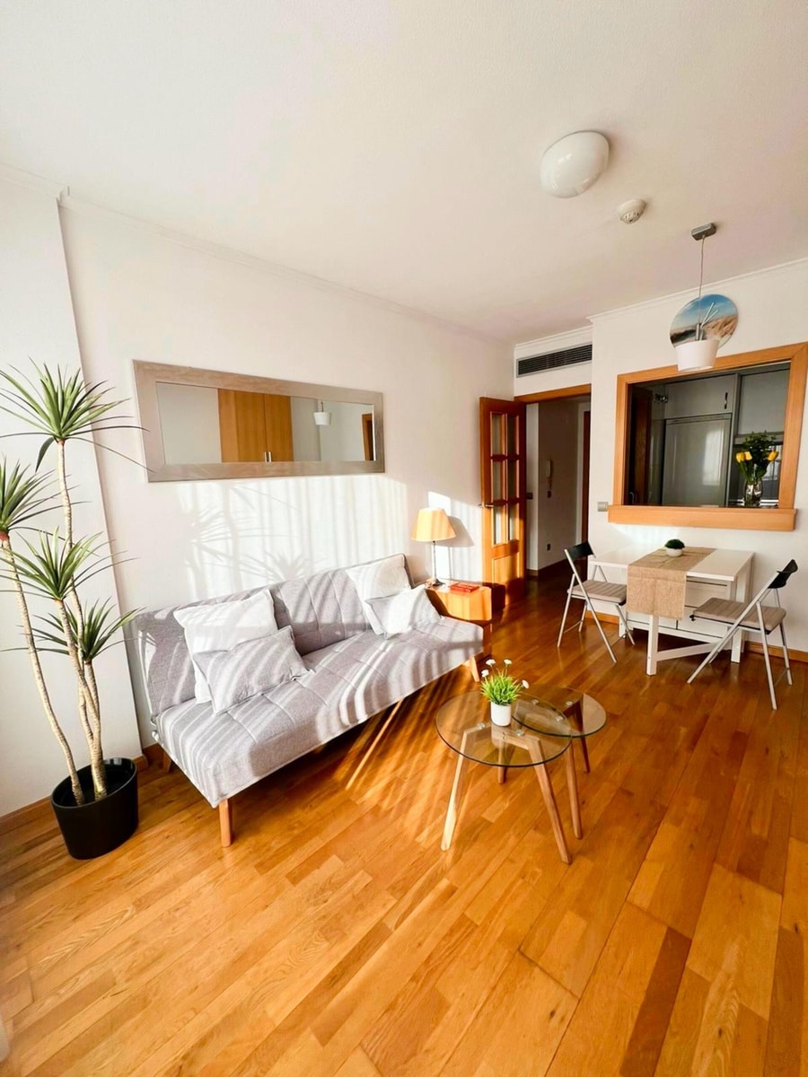 Spectacular apartment near the airport By BeBalmy beBalmy
