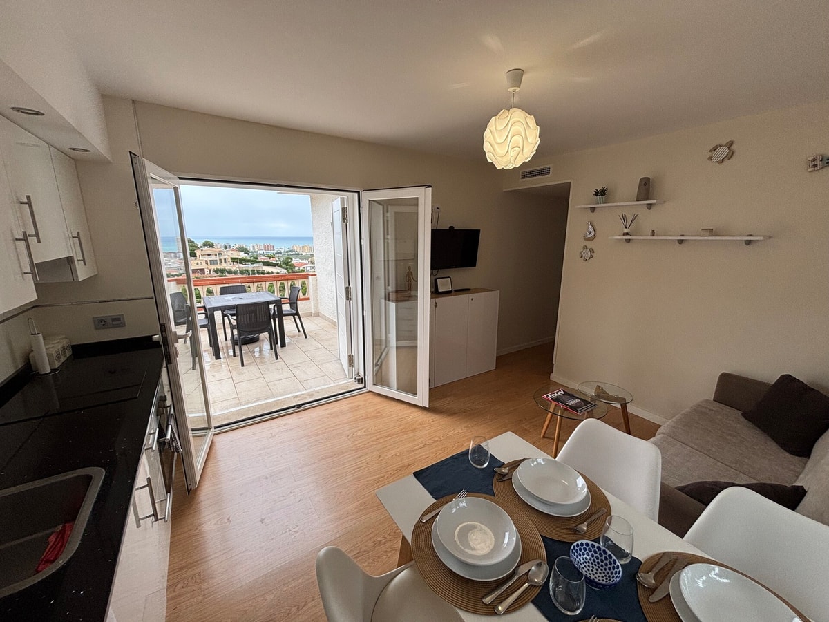 Peñíscola: Cozy Apartment with Castle Views 15 beBalmy