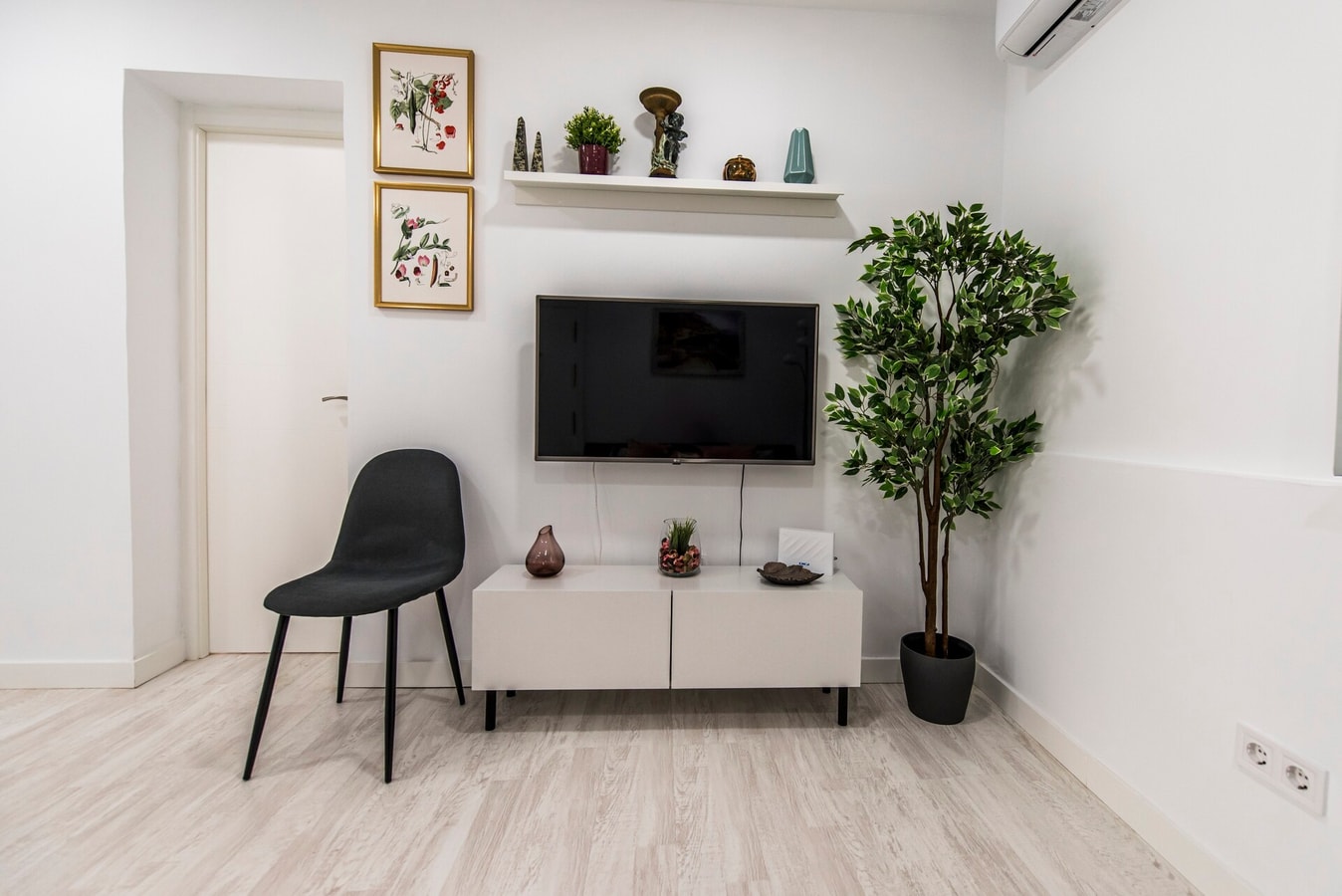 Lovely apartment in Barajas by beBalmy 17 beBalmy