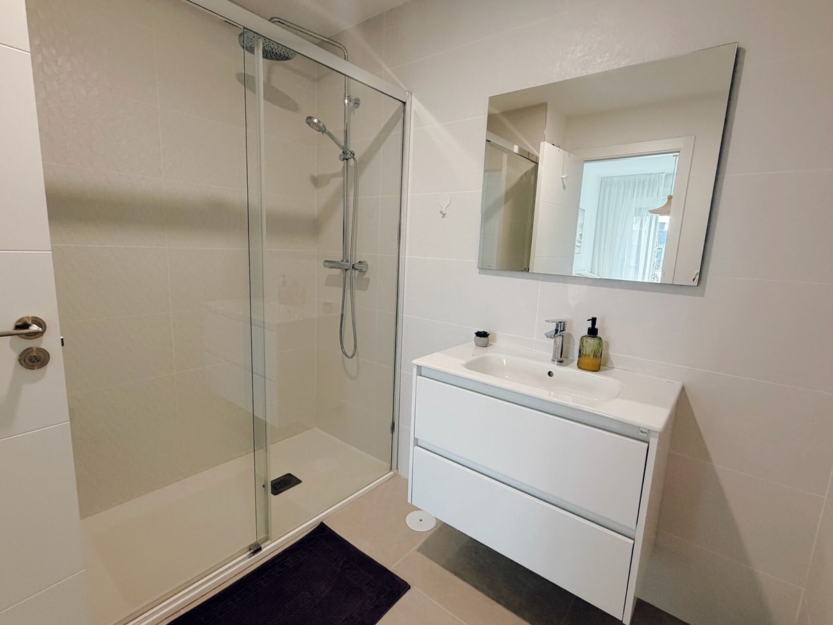 Elegant apartment with pool and parking by beBalmy 35 beBalmy