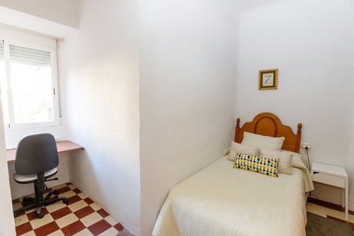 Elegant apartment in Granada by beBalmy, photo 12 of 14