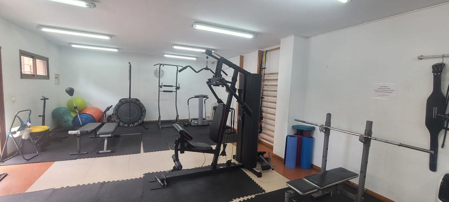 Cozy Apartment with Pool near Madrid Airport 10 beBalmy