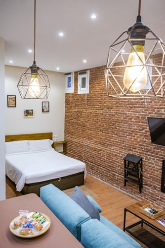 Cozy studio near Cuatro Caminos by beBalmy, photo 2 of 15
