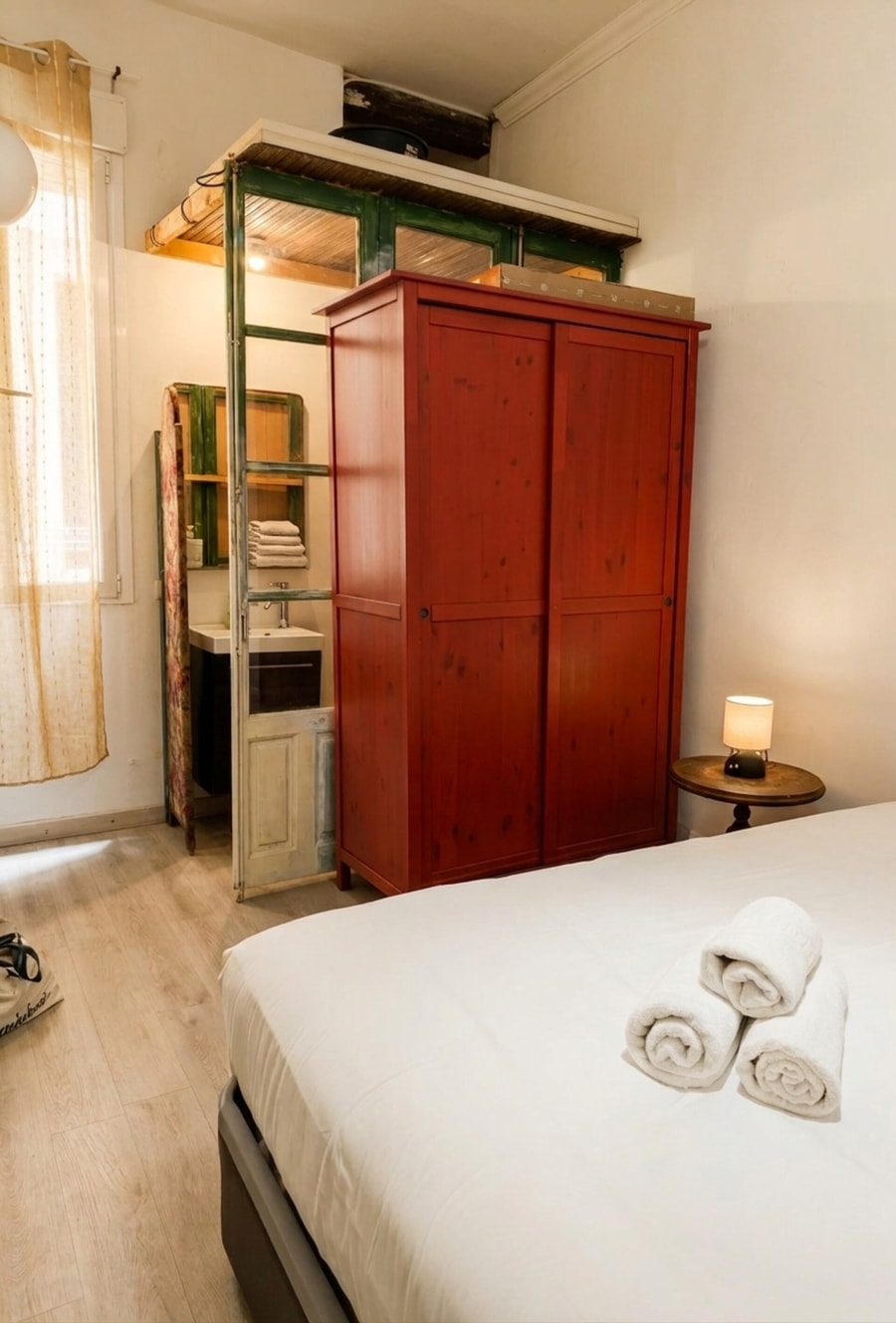 AL-279 - Grilo 9, 1º (Puerta Izquierda) · Modern Studio in the Center: Steps from Gran Vía 1 beBalmy