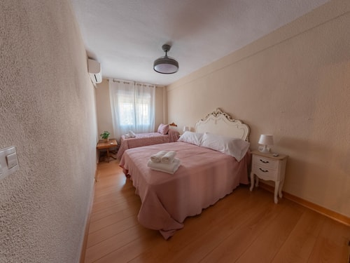 Large apartment near Convention Center by beBalmy, photo 7 of 15