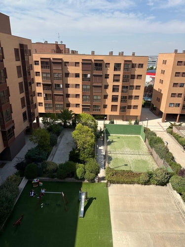 Bright Apartment with Pool near the Airport Madrid, photo 12 of 21
