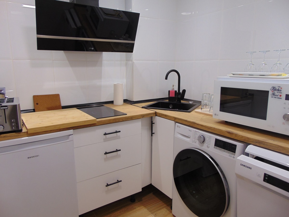 Airport Plenilunio suites blue by beBalmy 10 beBalmy