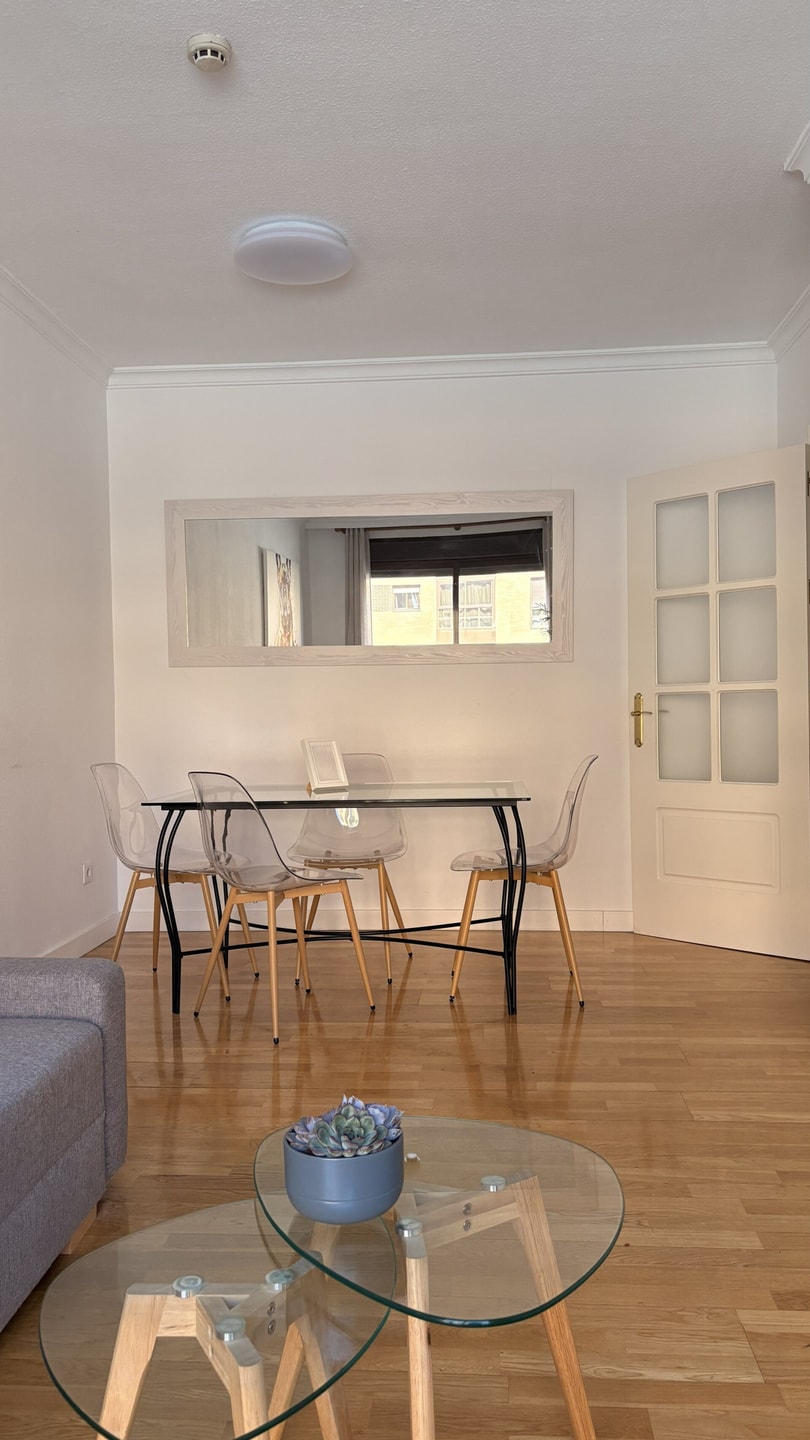 Comfortable apartment with pool near the airport. 4 beBalmy