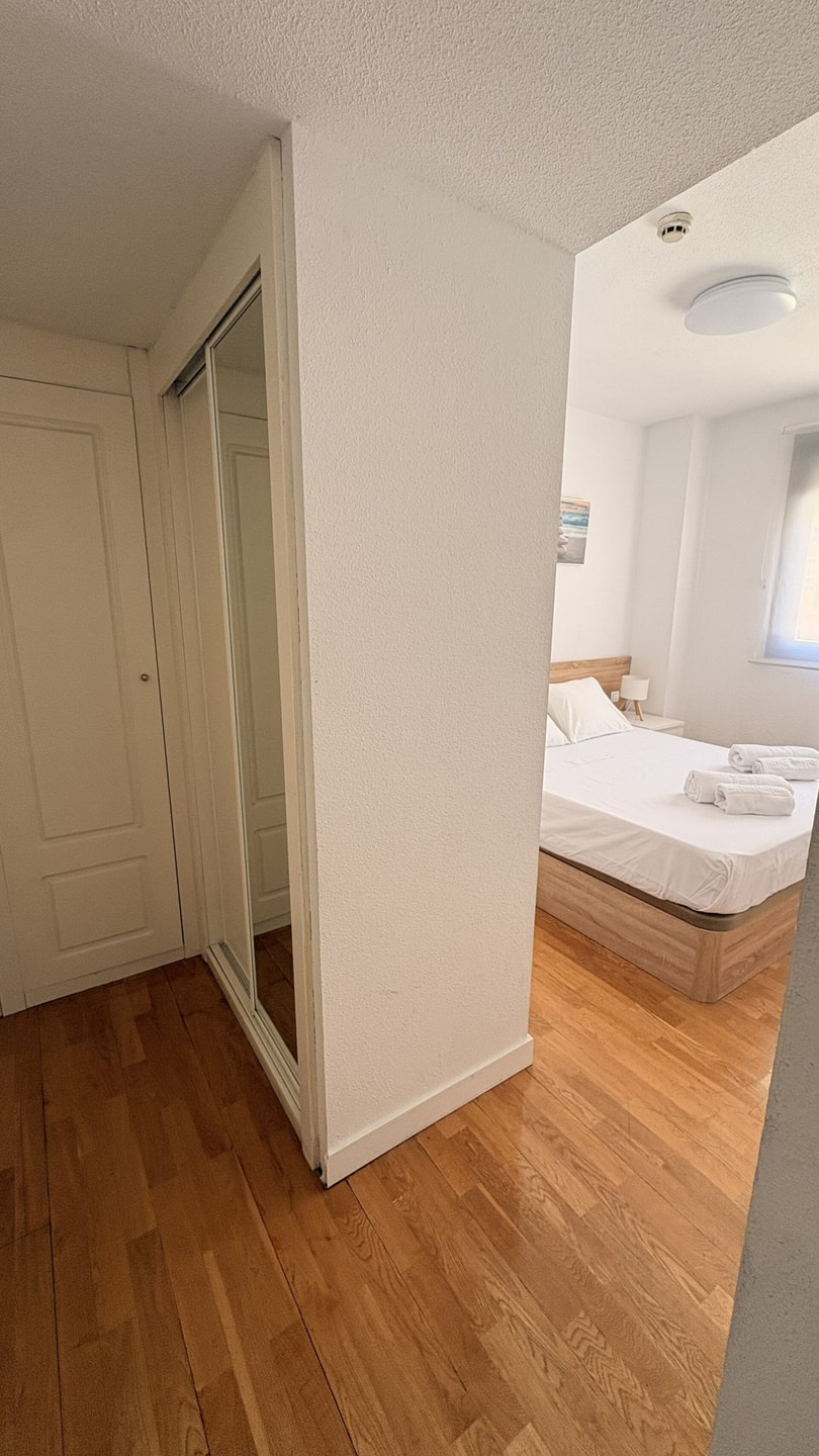 Comfortable apartment with pool near the airport. 7 beBalmy
