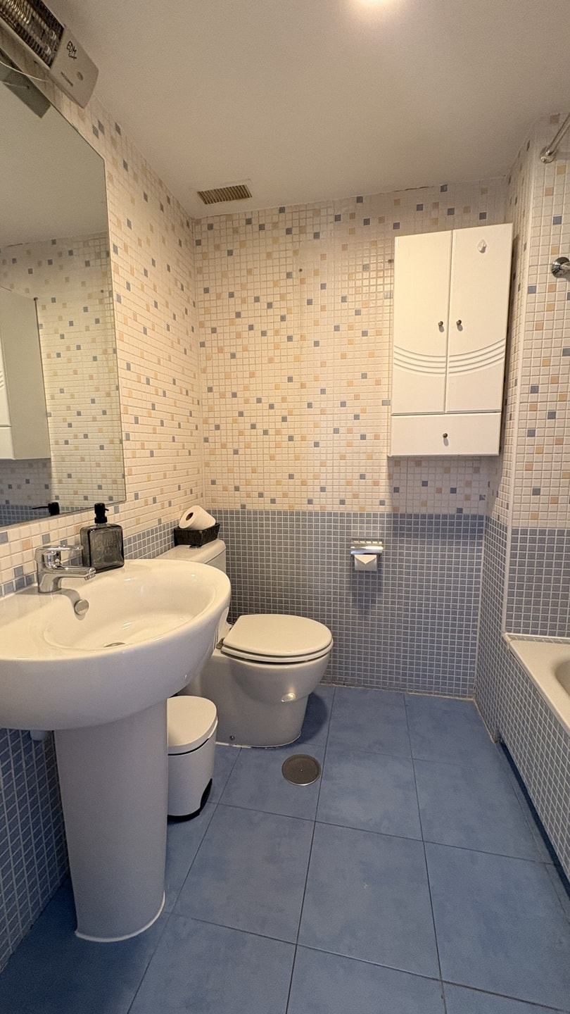 Comfortable apartment with pool near the airport. 9 beBalmy