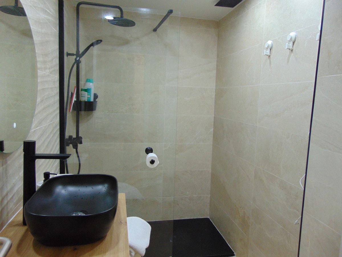 Airport Plenilunio suites blue by beBalmy 19 beBalmy