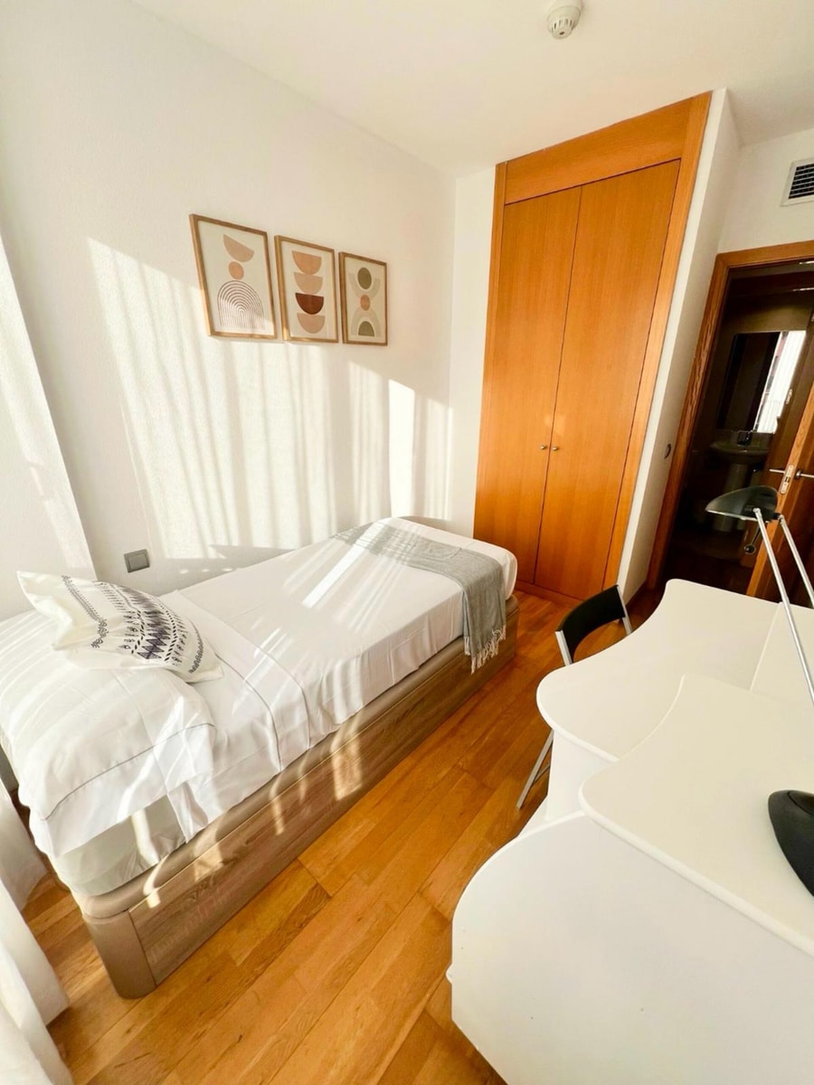 Spectacular apartment near the airport By BeBalmy 6 beBalmy