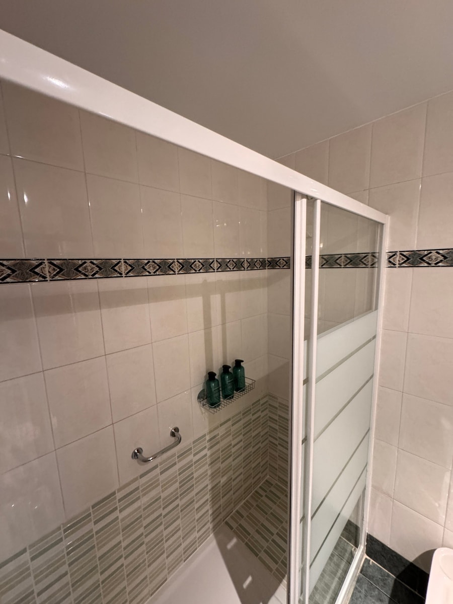 Cozy Apartment - 1 min to San Lorenzo Beach, Gijon 11 beBalmy