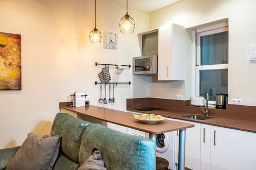Cozy studio near Cuatro Caminos by beBalmy, photo 3 of 15