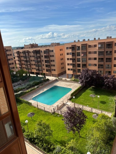 Cozy Apartment with Pool & A/C near the Airport beBalmy