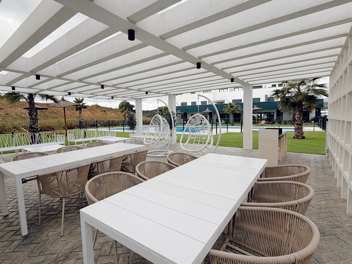 Elegant apartment with pool and parking by beBalmy 40 beBalmy