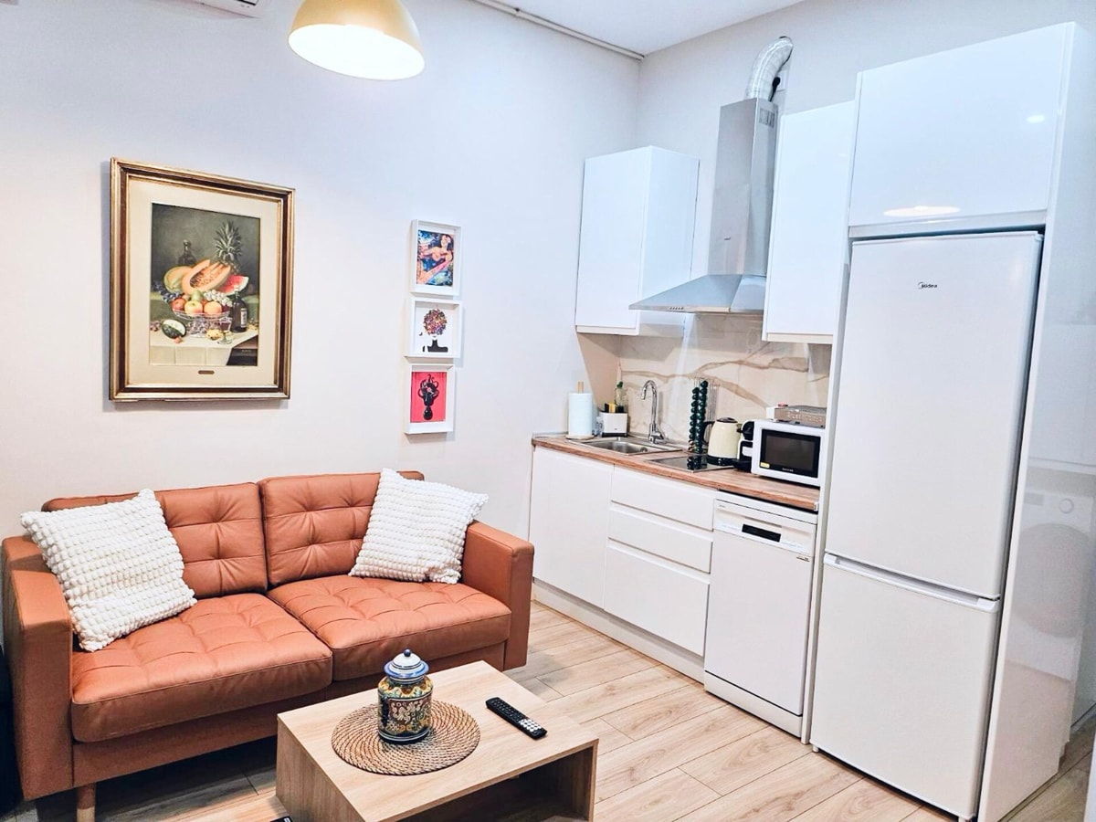 Cozy apartment near Atocha by beBalmy beBalmy