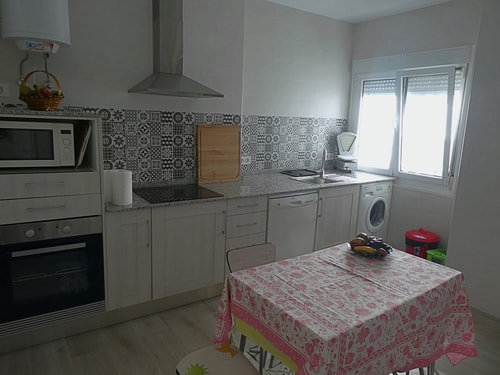 Bright apartment central Avilés + Wi-Fi by beBalmy, photo 7 of 11