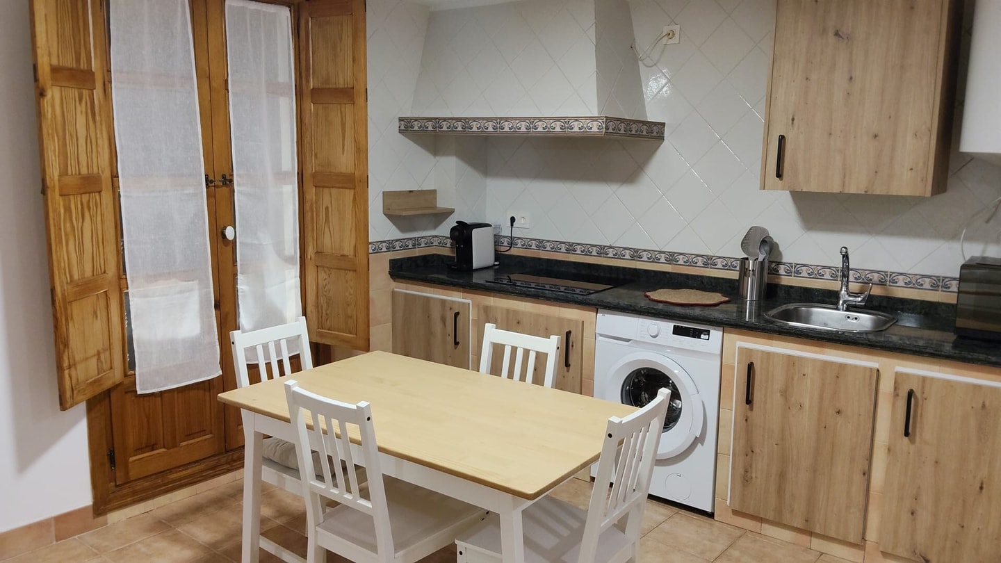 Comfortable studio in San Pablo by beBalmy 1 beBalmy