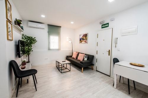Lovely apartment in Barajas by beBalmy, photo 13 of 35