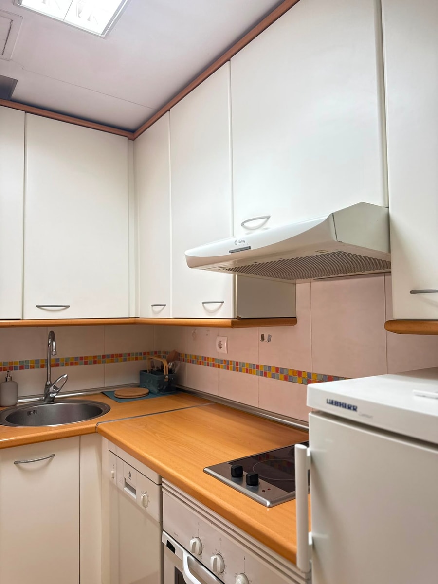 Centrally Located Apartment with Pool near IFEMA 16 beBalmy