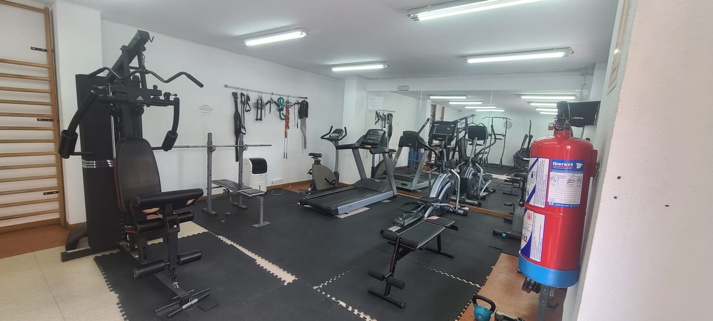 Cozy Apartment with Pool near Madrid Airport 9 beBalmy