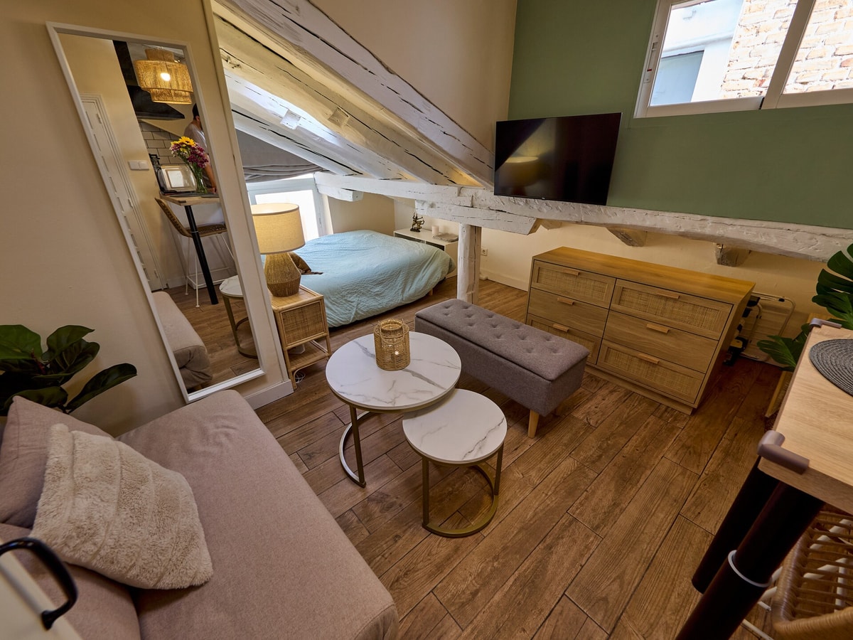 (Ampa) · Comfortable apartment central Madrid A/C + Wi-Fi 6 beBalmy