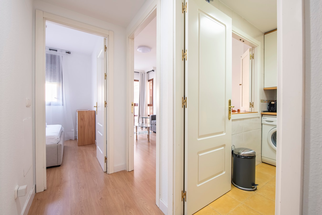 Cozy Apartment with Pool & A/C near the Airport 10 beBalmy