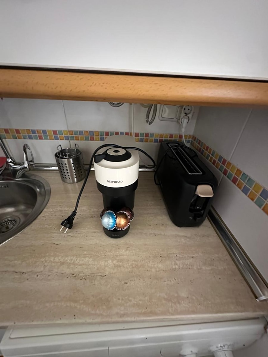 AL-291 Deyanira 59, Portal B, Puerta 3 · Bright Apartment with Pool near the Airport Madrid 13 beBalmy