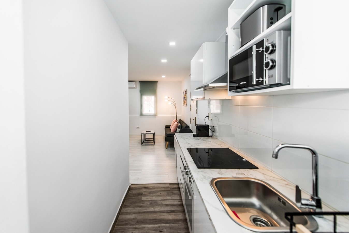 Lovely apartment in Barajas by beBalmy 14 beBalmy