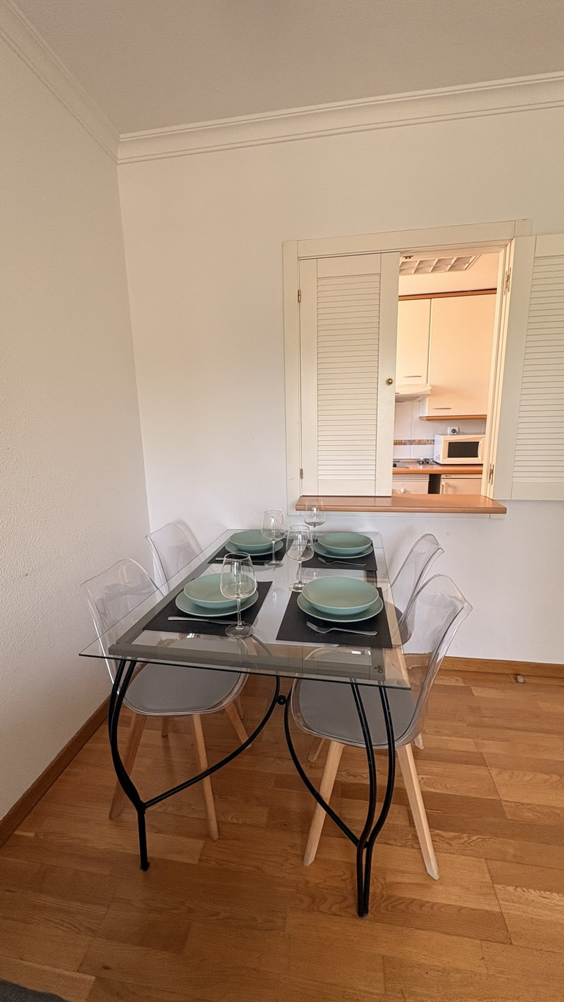 Cozy Apartment with Pool near Madrid Airport 4 beBalmy