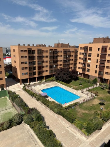 Bright Apartment with Pool near the Airport Madrid, photo 1 of 21