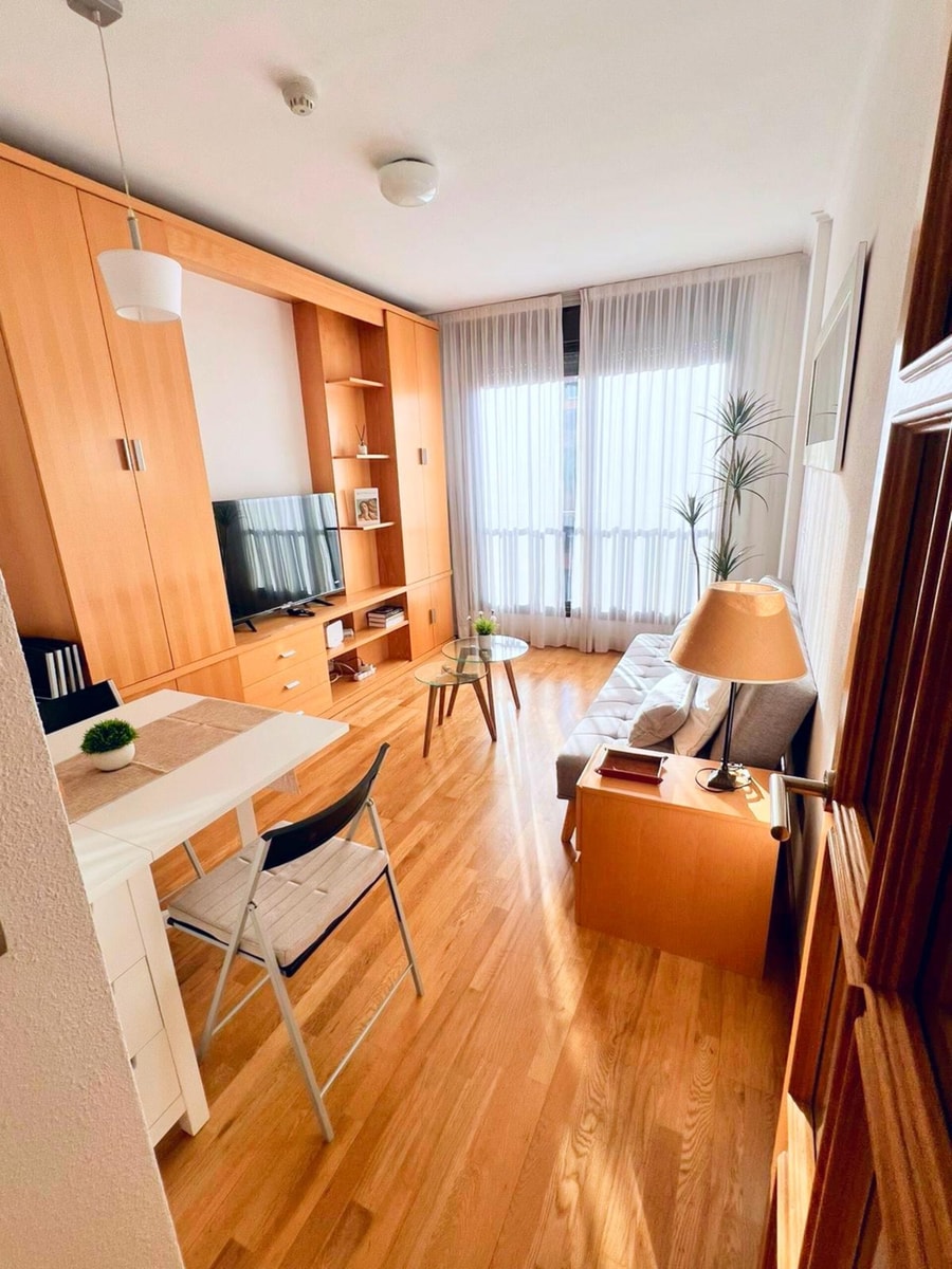 Spectacular apartment near the airport By BeBalmy 4 beBalmy