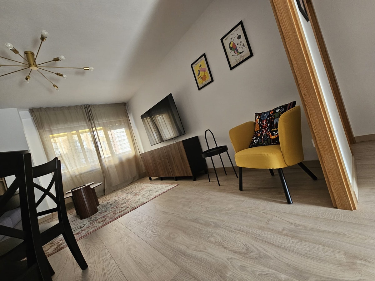 AL-286 (Avilés) Cámara 70 · Apartment in the Heart of Avilés | Calle Cámara 70 12 beBalmy