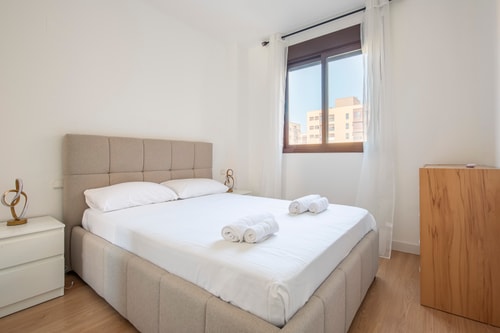Cozy Apartment with Pool & A/C near the Airport, photo 21 of 37