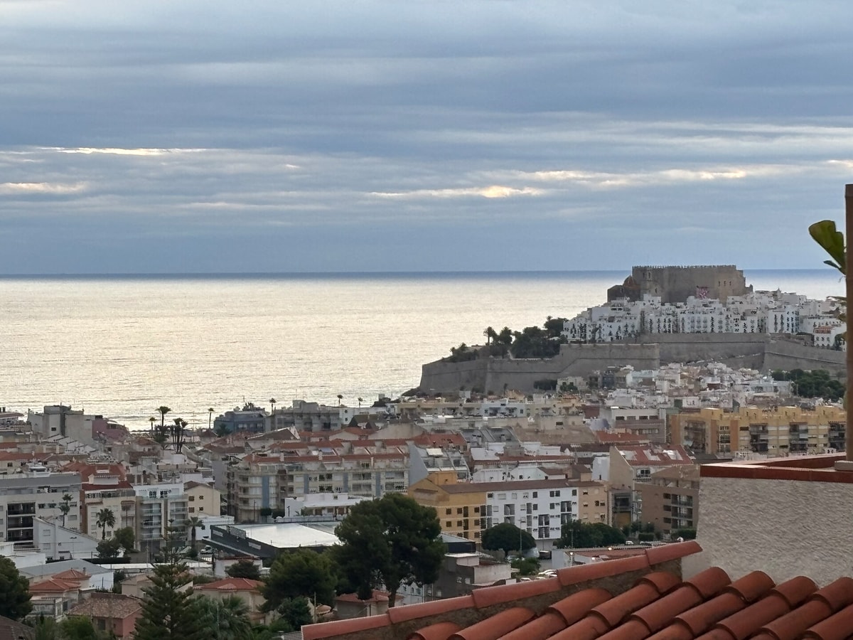 Peñíscola: Cozy Apartment with Castle Views 27 beBalmy