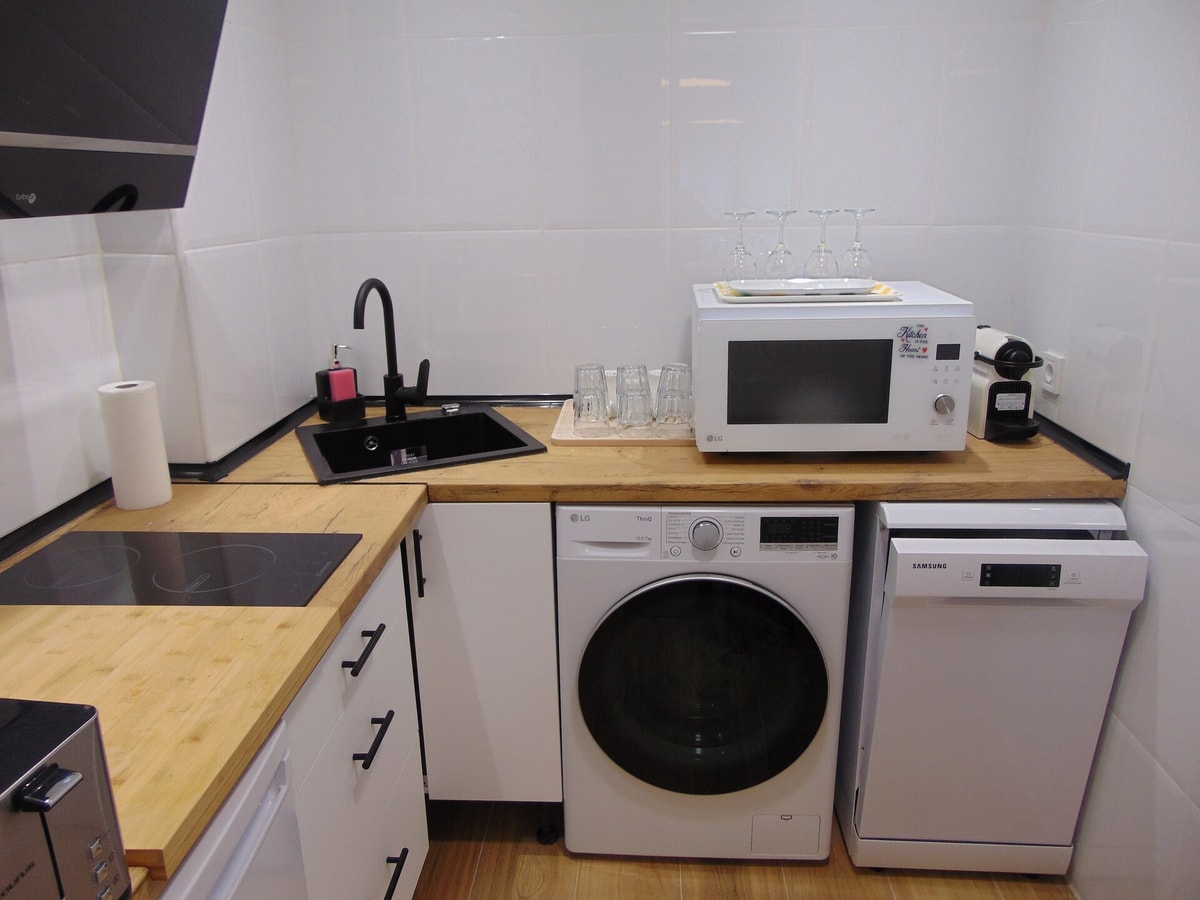 Airport Plenilunio suites blue by beBalmy 8 beBalmy