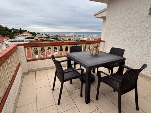 Peñíscola: Cozy Apartment with Castle Views, photo 8 of 35