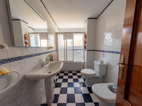 Large apartment near Convention Center by beBalmy, photo 6 of 15