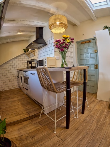 Lovely attic in downtown Madrid by beBalmy, photo 4 of 13