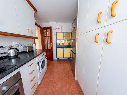Large apartment near Convention Center by beBalmy, photo 11 of 15