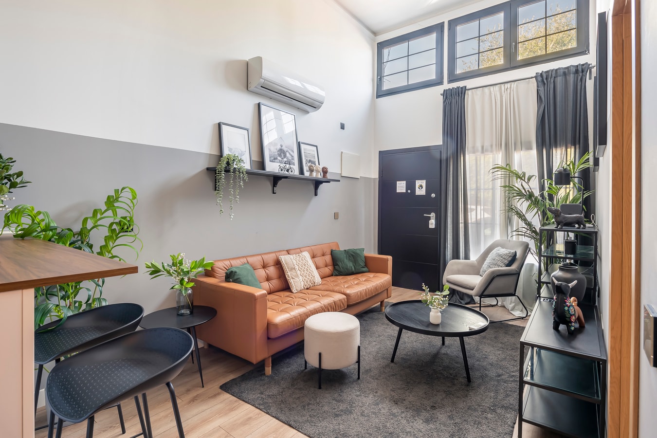 Elegant loft close to the airport by beBalmy beBalmy