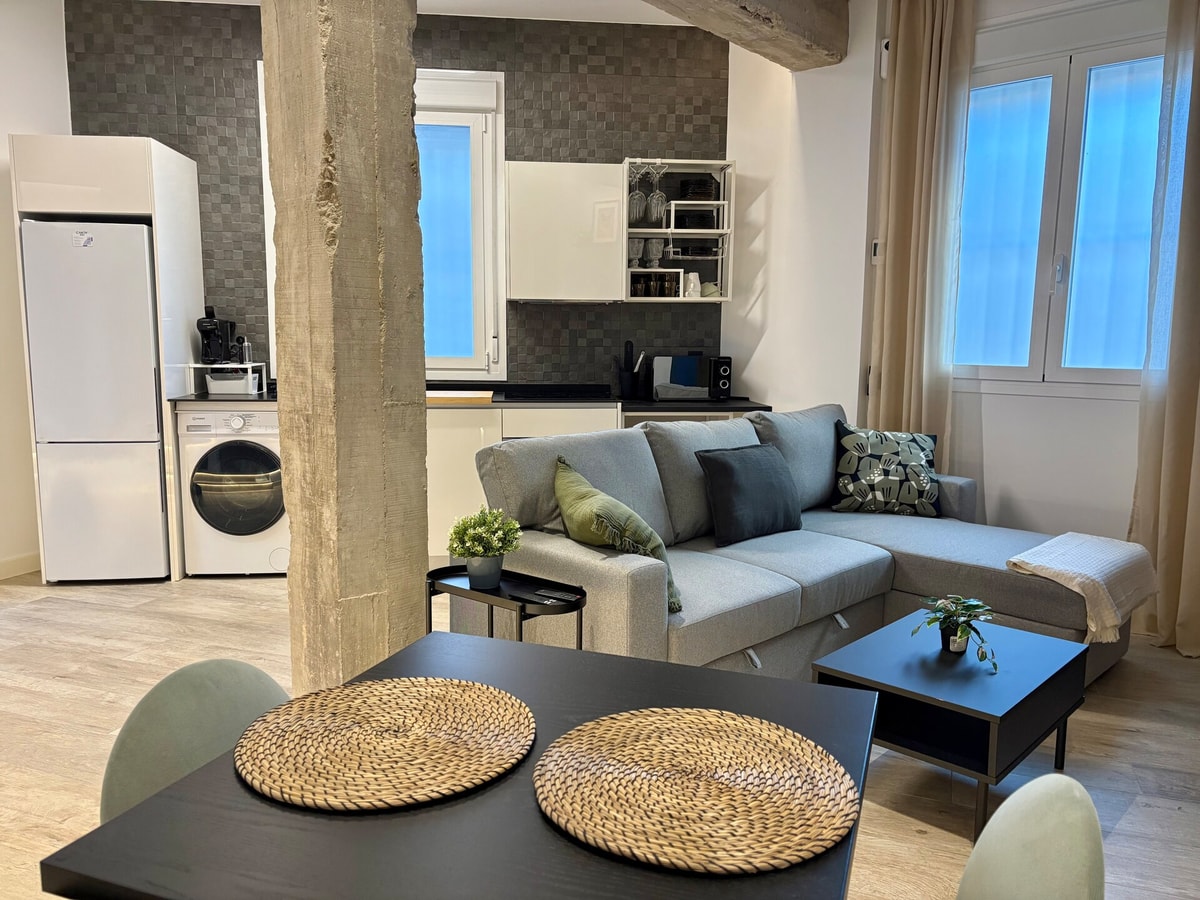 Cozy apartment in Madrid 15° de Mayo by beBalmy 1 beBalmy