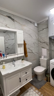City Center Charm: 2BR Apartment 11 Flat Manager Booking