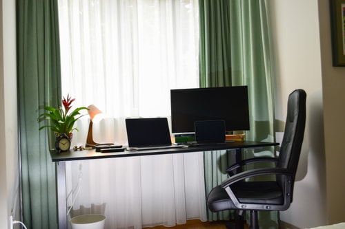 City Center Charm: 2BR Apartment 25 Flat Manager Booking
