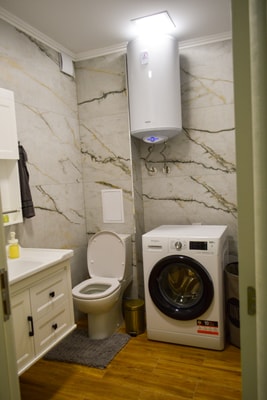 City Center Charm: 2BR Apartment 27 Flat Manager Booking
