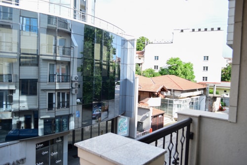City Center Charm: 2BR Apartment 20 Flat Manager Booking