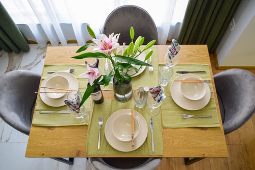 City Center Charm: 2BR Apartment 7 Flat Manager Booking