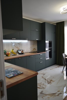 City Center Charm: 2BR Apartment 17 Flat Manager Booking